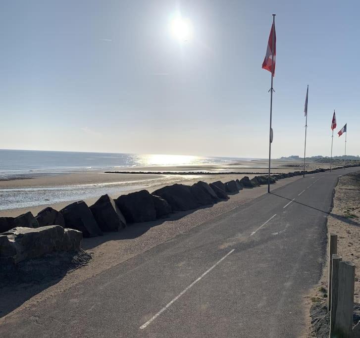 Studio - Balcon - Bord De Mer Courseulles-sur-Mer Exterior photo